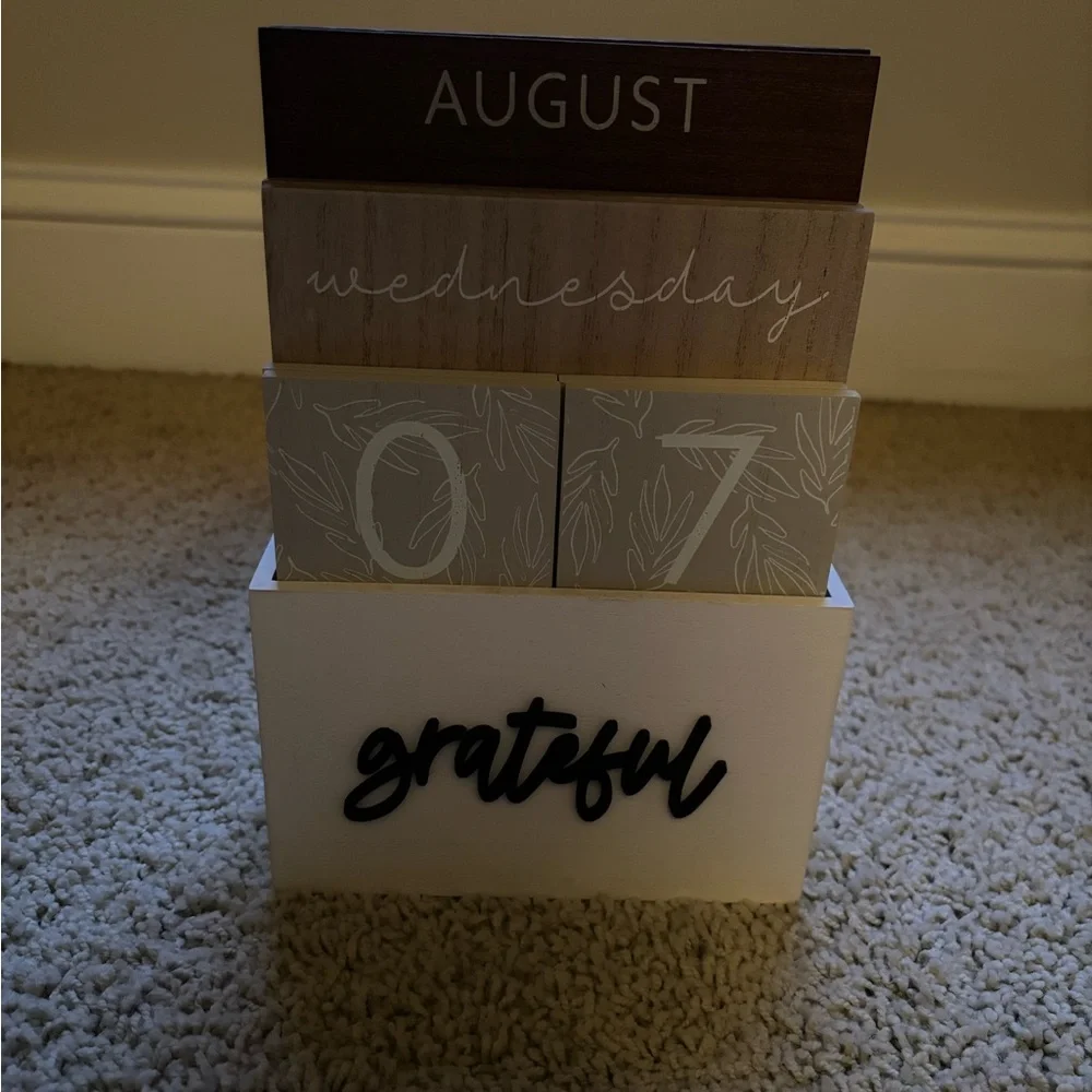Desk day calendar